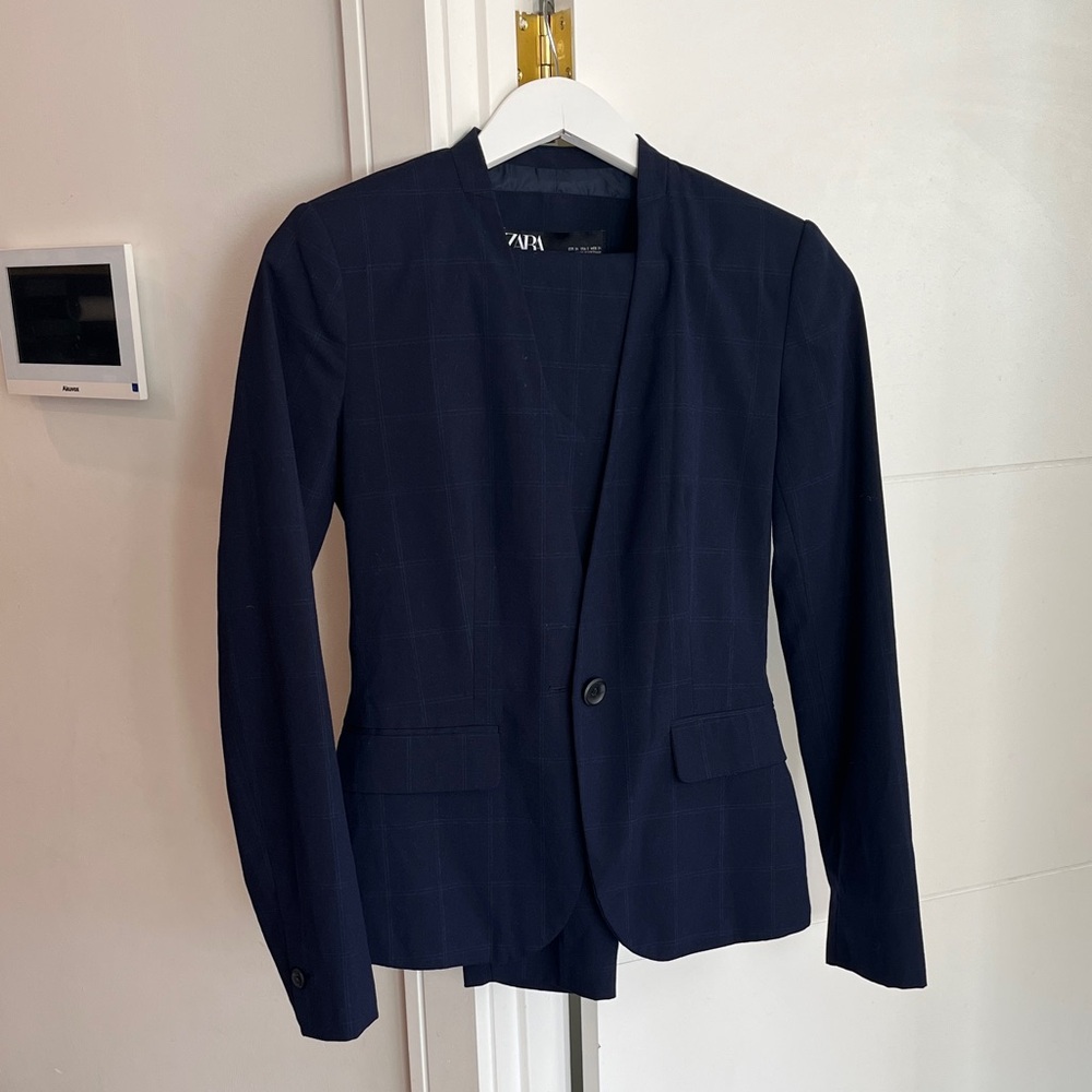 Zara Women’s Dark Blue Checkered Suit